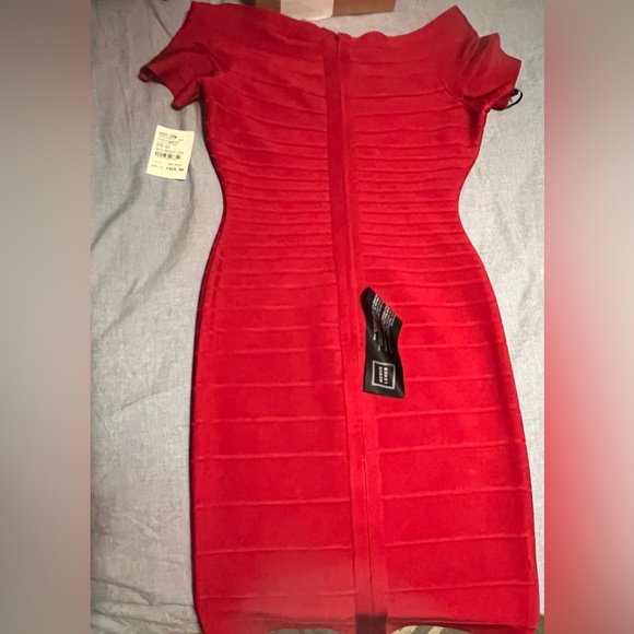 Red dress - Picture 1 of 2